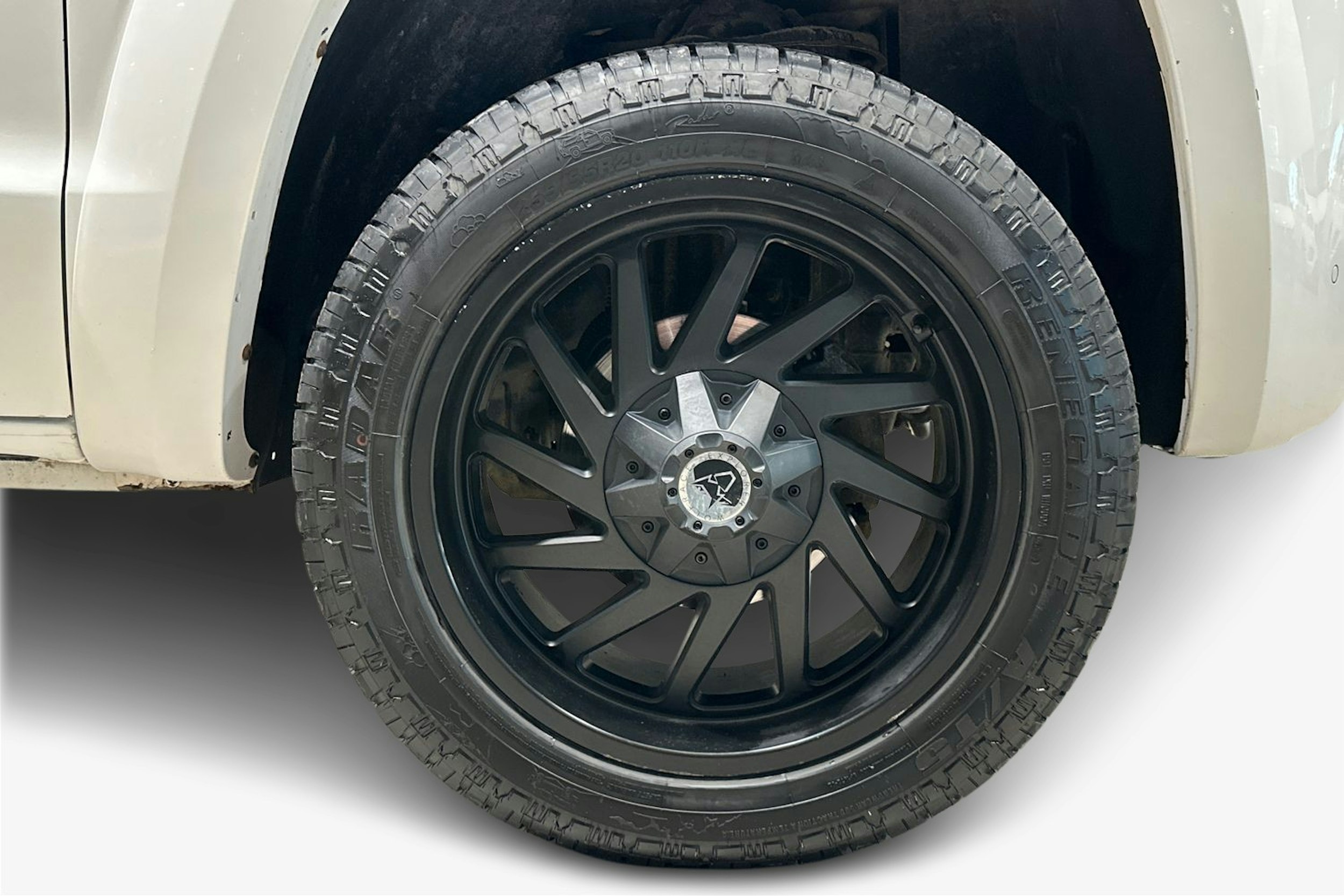 Valkoinen Volkswagen Amarok 2014 kuva 12.