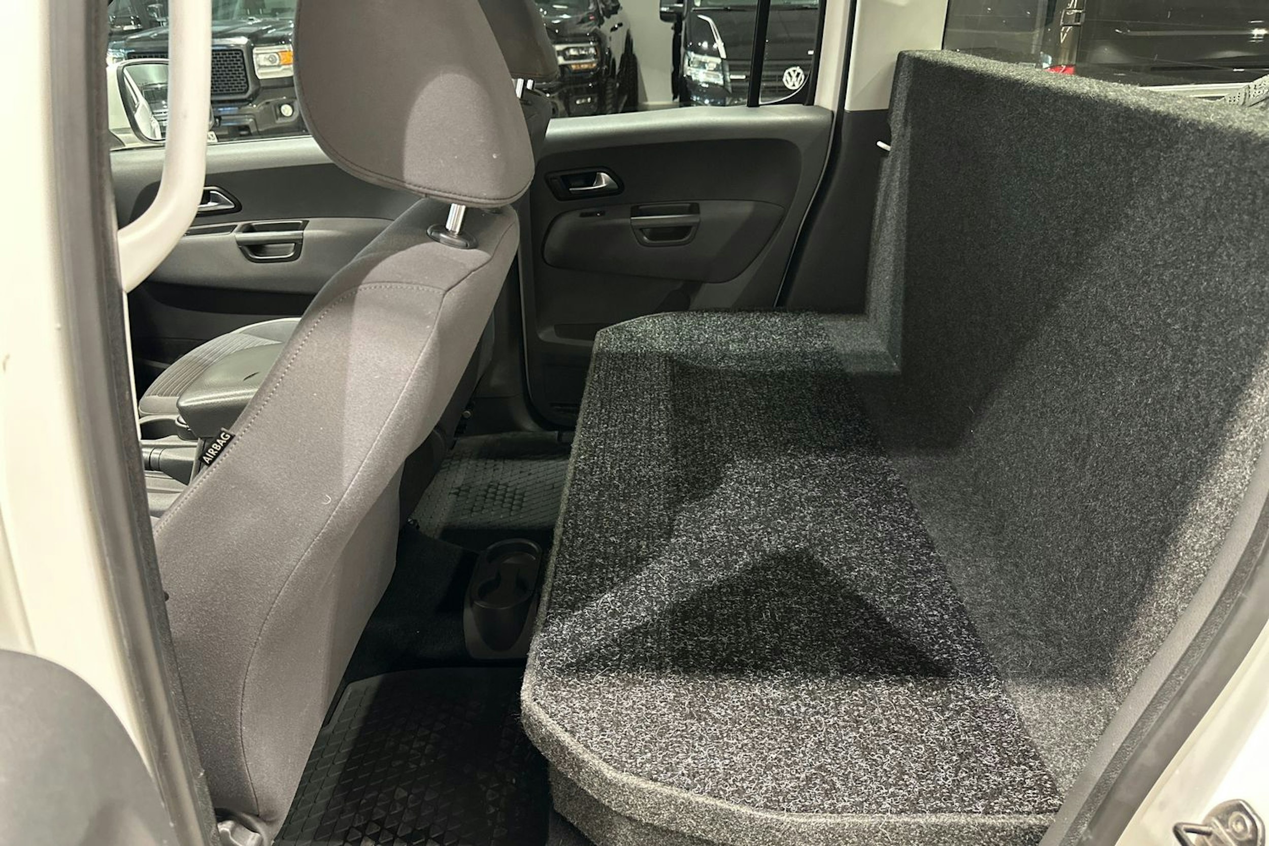 Valkoinen Volkswagen Amarok 2014 kuva 17.