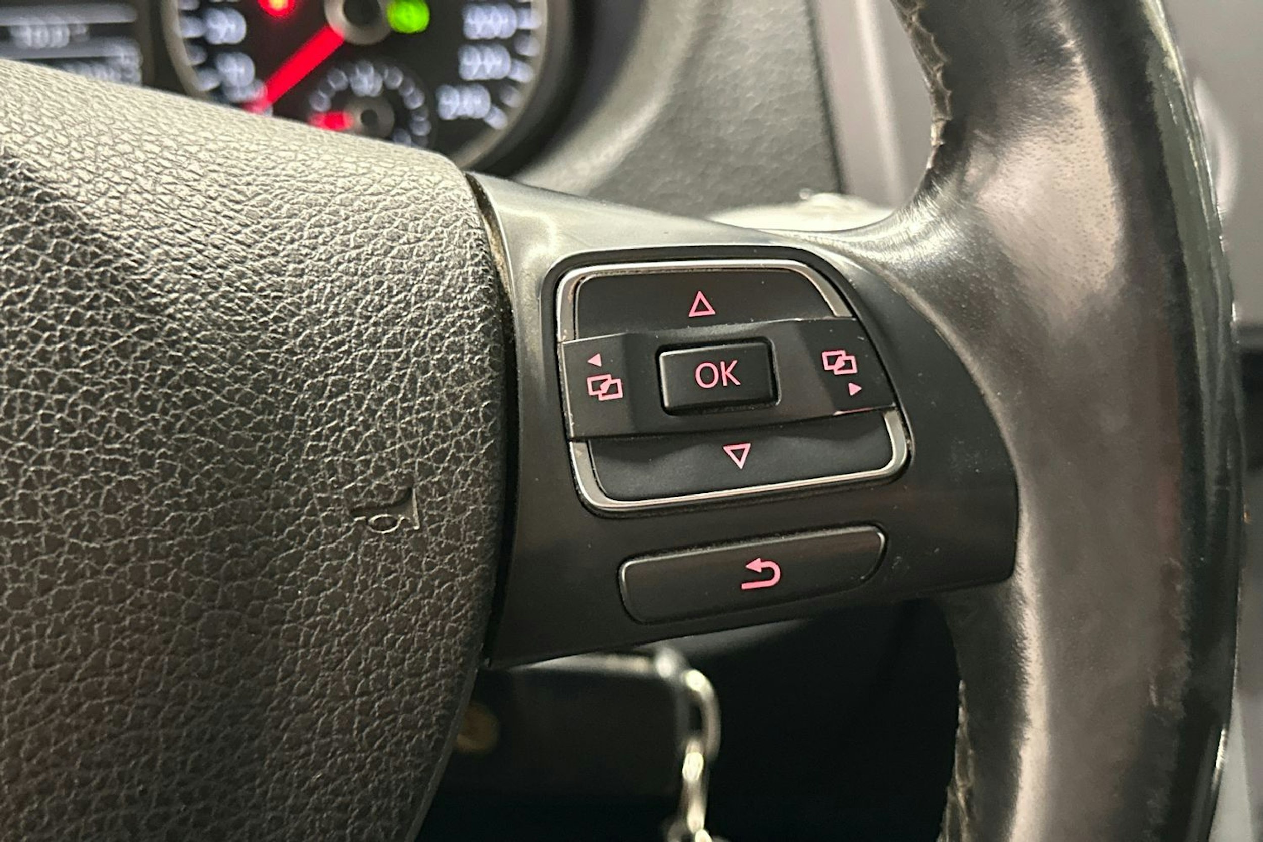 Valkoinen Volkswagen Amarok 2014 kuva 19.