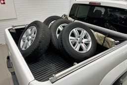 Valkoinen Volkswagen Amarok 2014 kuva 29.