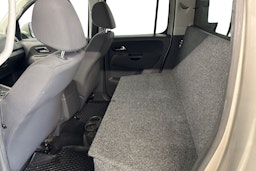 ruskea (beige) Volkswagen Amarok 2014 kuva 10.
