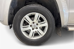 ruskea (beige) Volkswagen Amarok 2014 kuva 11.