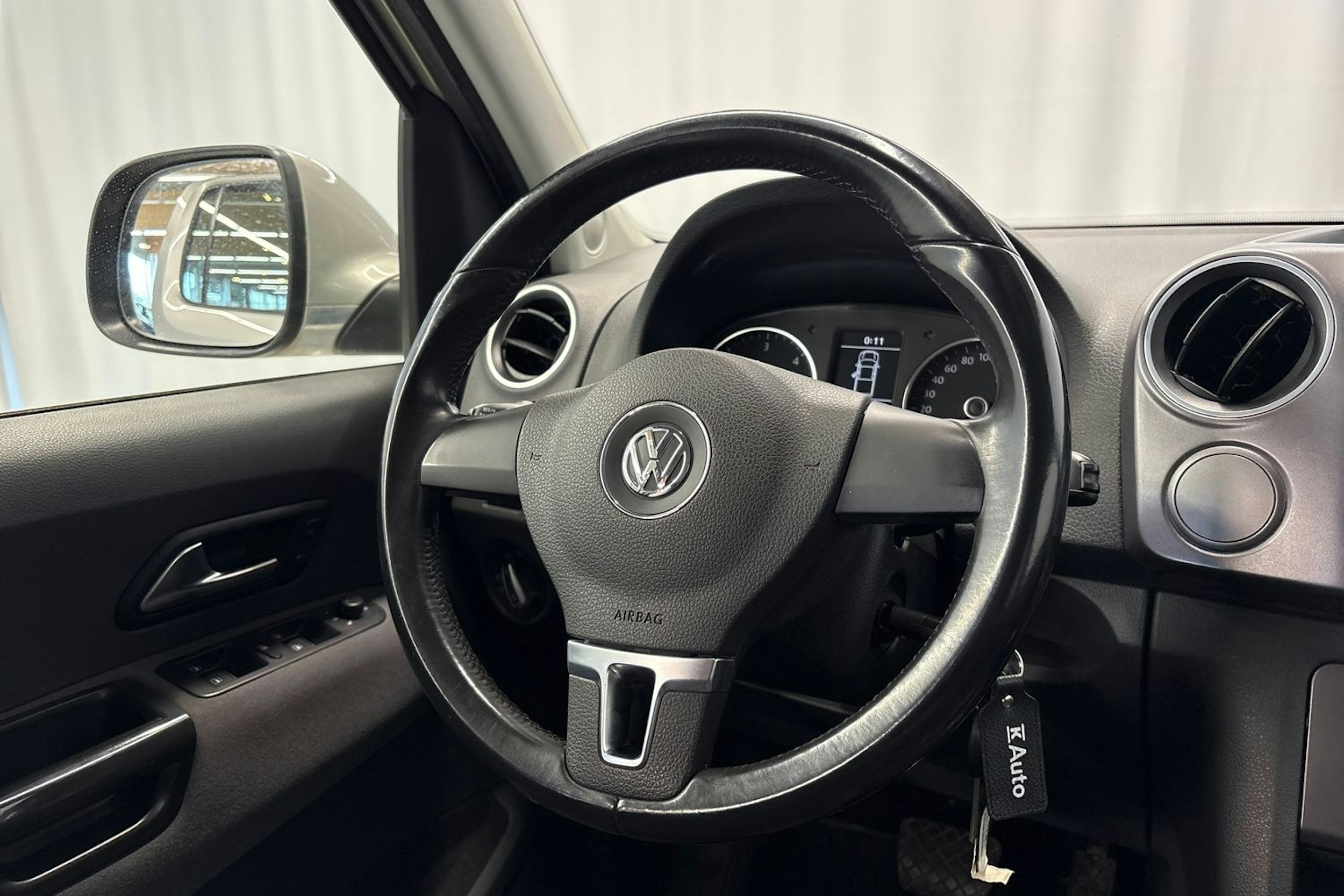 ruskea (beige) Volkswagen Amarok 2014 kuva 15.