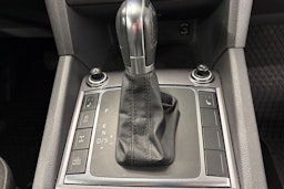 ruskea (beige) Volkswagen Amarok 2014 kuva 20.