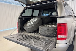 ruskea (beige) Volkswagen Amarok 2014 kuva 26.