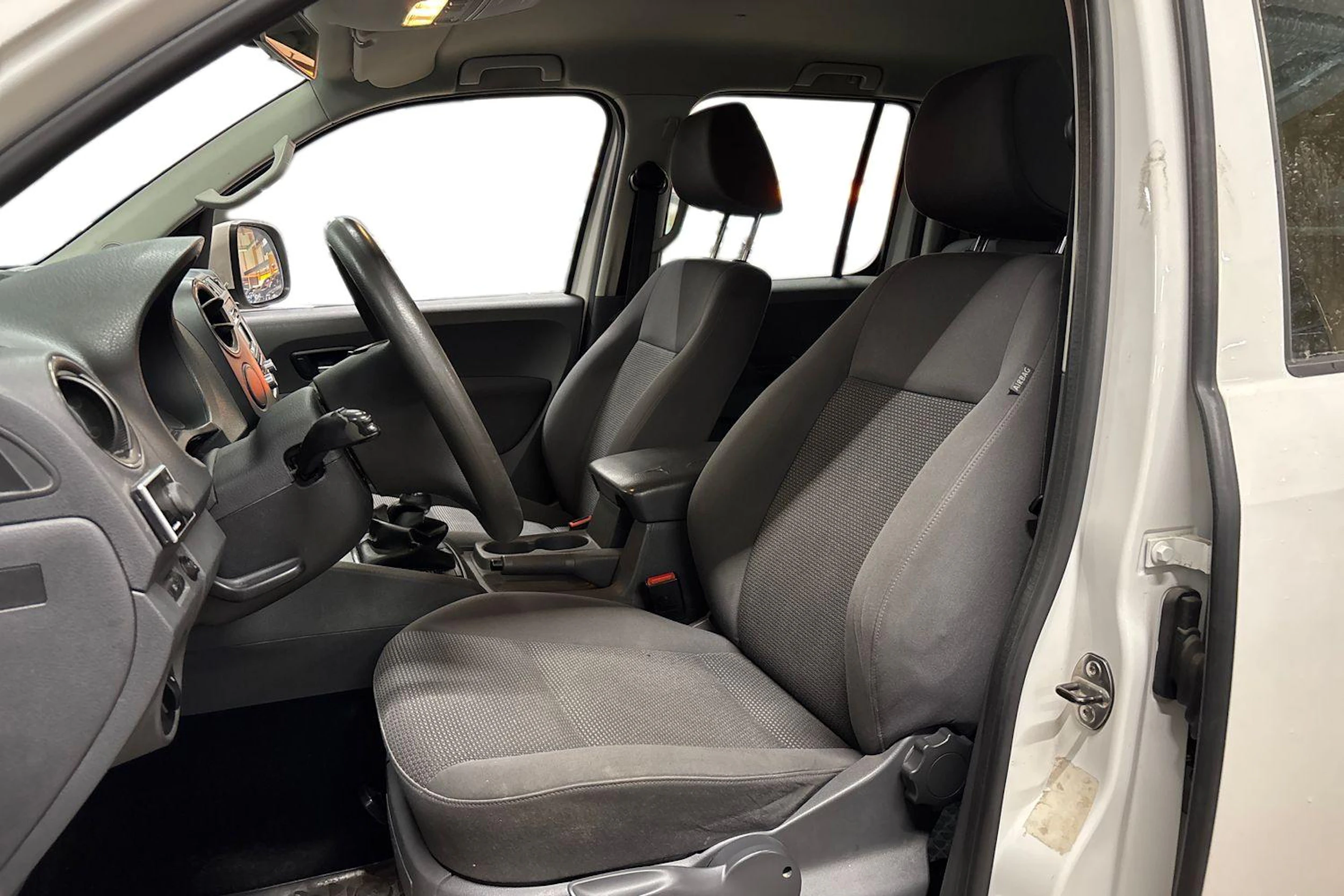 valkoinen Volkswagen Amarok 2014 kuva 3.