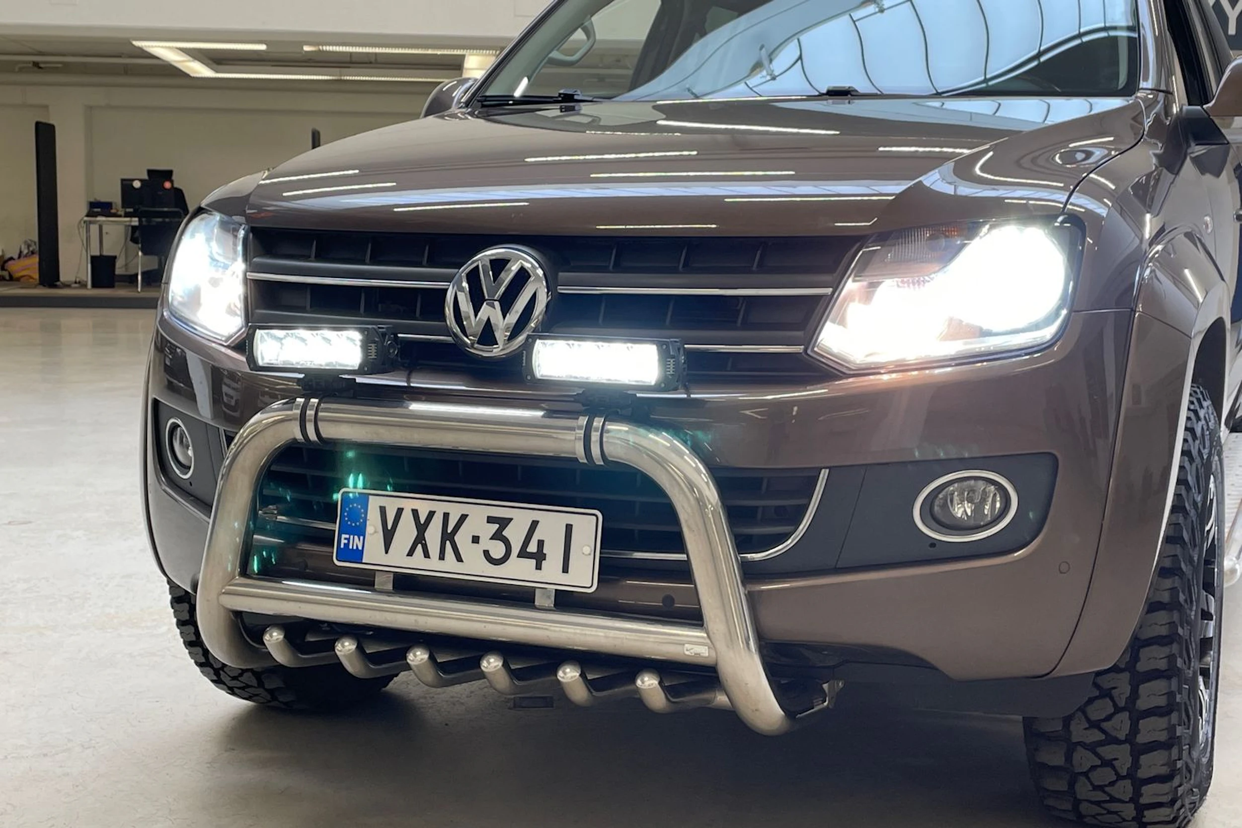 met. ruskea (beige) Volkswagen Amarok 2014 kuva 21.