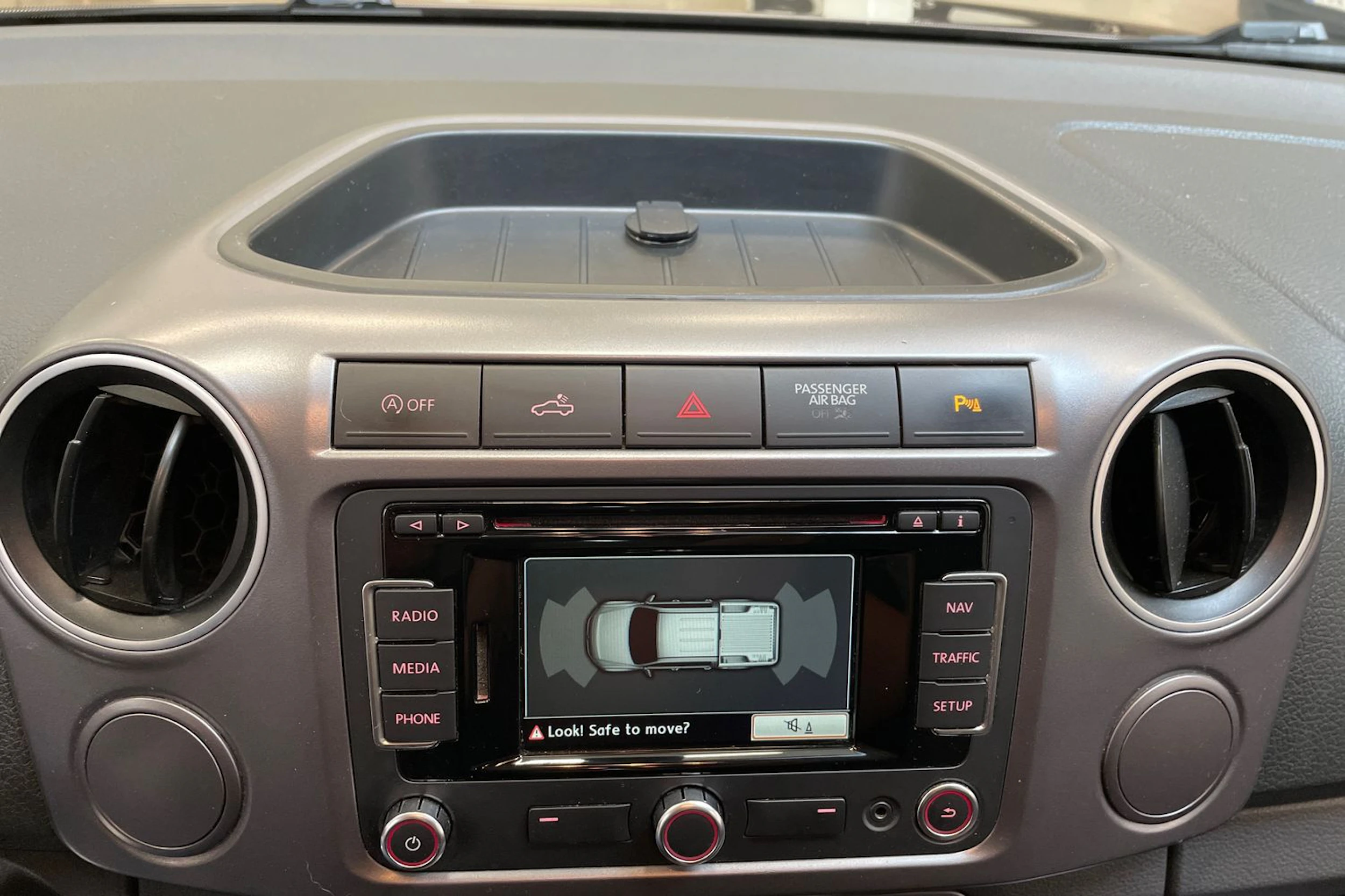 met. ruskea (beige) Volkswagen Amarok 2014 kuva 24.