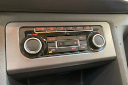 met. ruskea (beige) Volkswagen Amarok 2014 kuva 29.