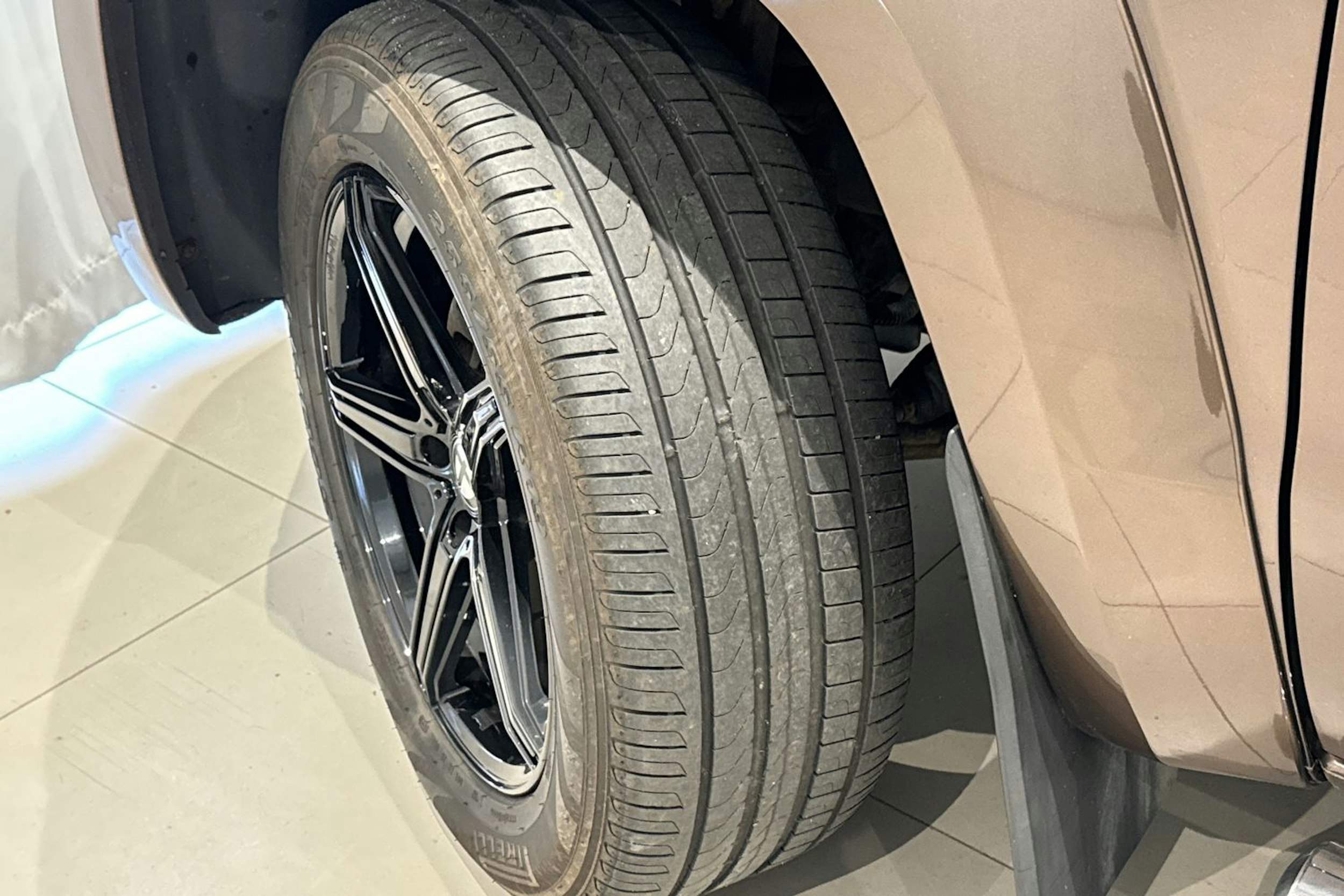 ruskea (beige) Volkswagen Amarok 2015 kuva 13.