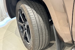 ruskea (beige) Volkswagen Amarok 2015 kuva 13.
