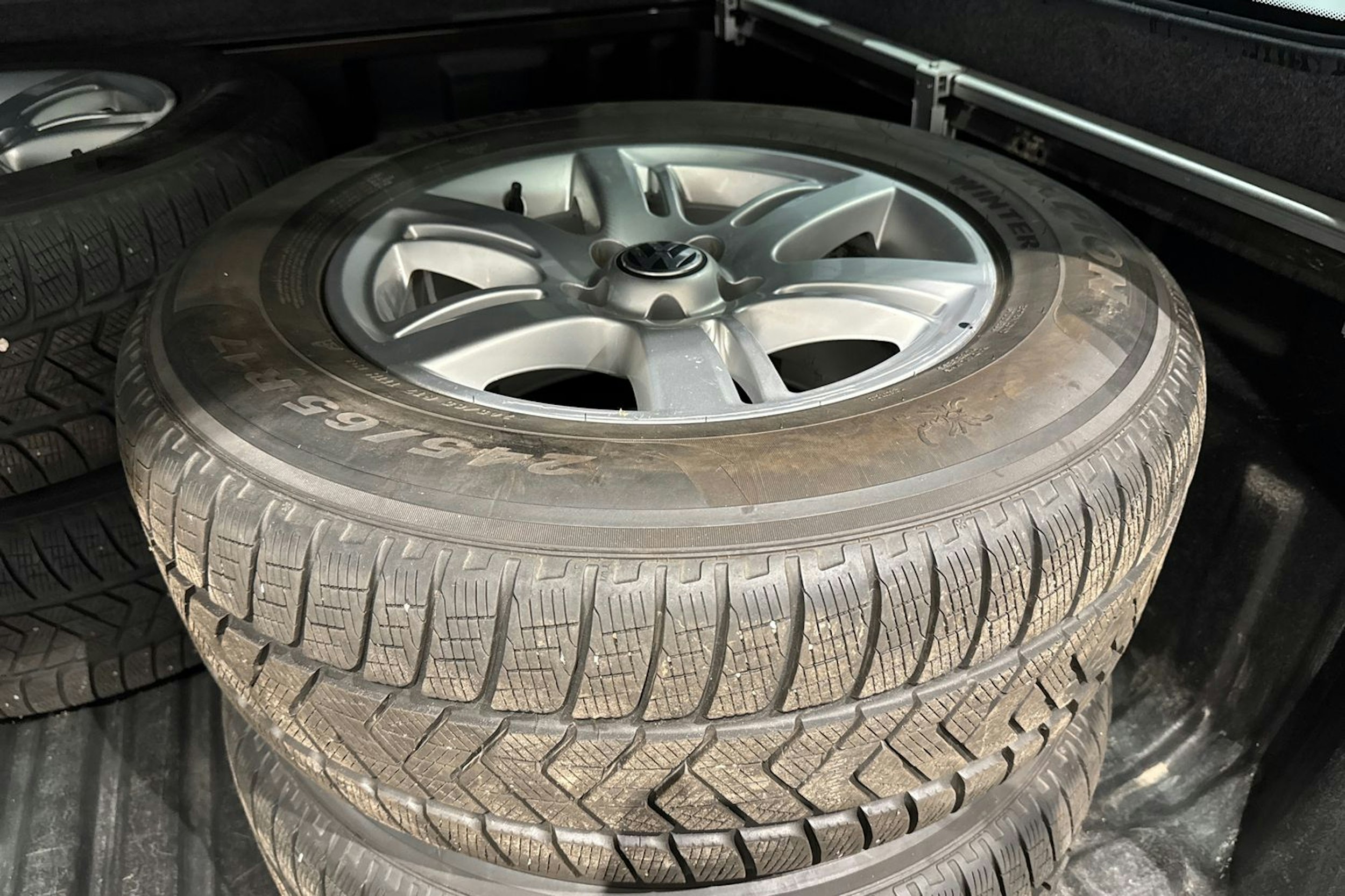 ruskea (beige) Volkswagen Amarok 2015 kuva 14.