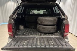 ruskea (beige) Volkswagen Amarok 2015 kuva 15.