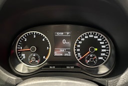 ruskea (beige) Volkswagen Amarok 2015 kuva 17.