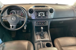 Musta Volkswagen Amarok 2015 kuva 9.