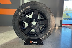 Musta Volkswagen Amarok 2015 kuva 25.