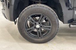 musta Volkswagen Amarok 2015 kuva 9.