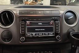 musta Volkswagen Amarok 2015 kuva 14.
