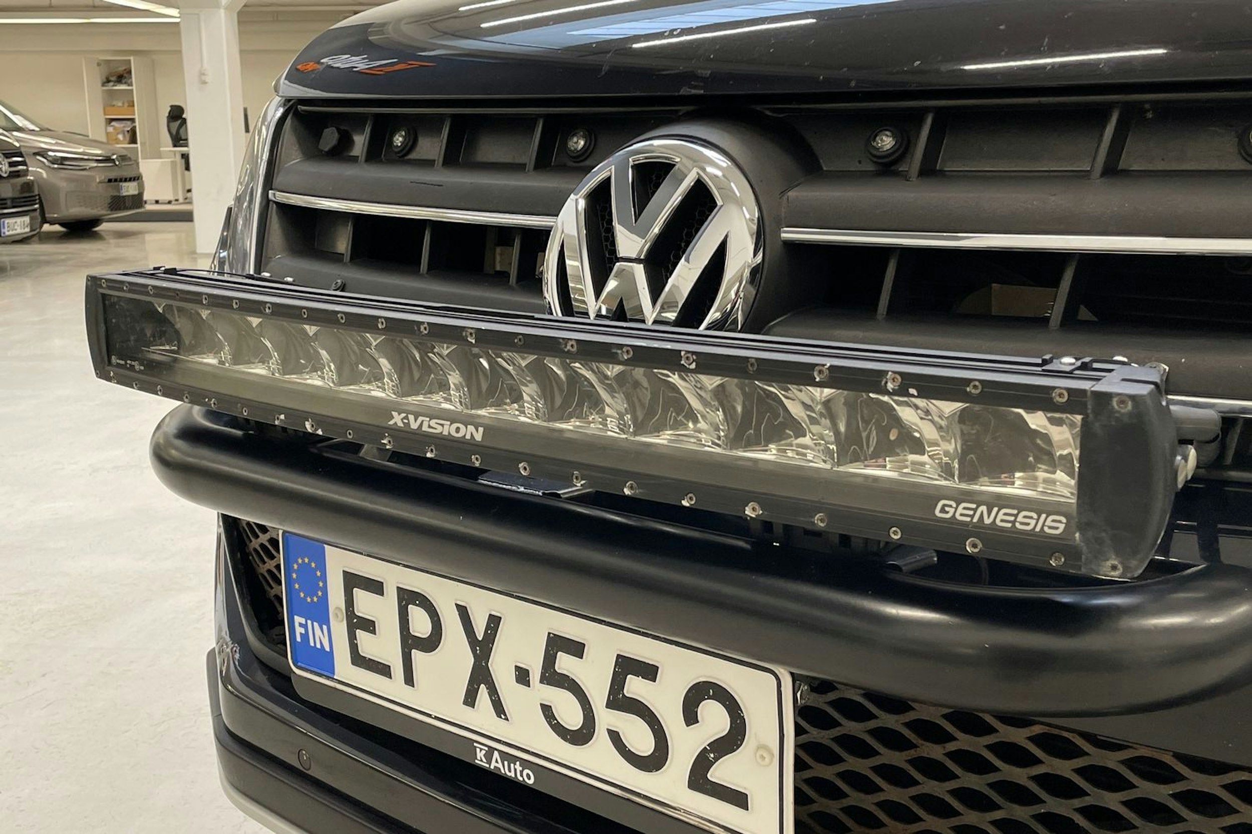 musta Volkswagen Amarok 2015 kuva 22.