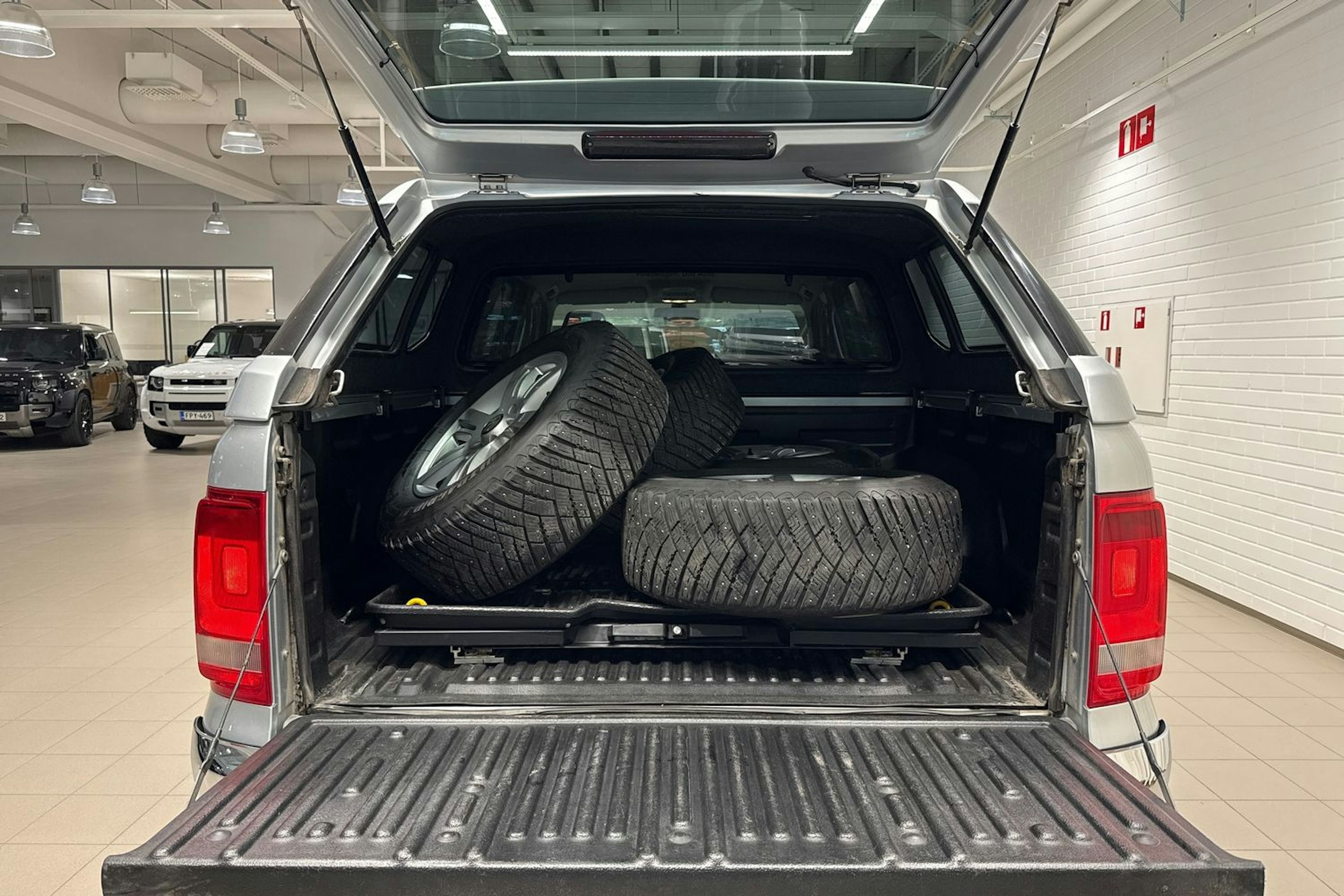 hopea Volkswagen Amarok 2015 kuva 13.