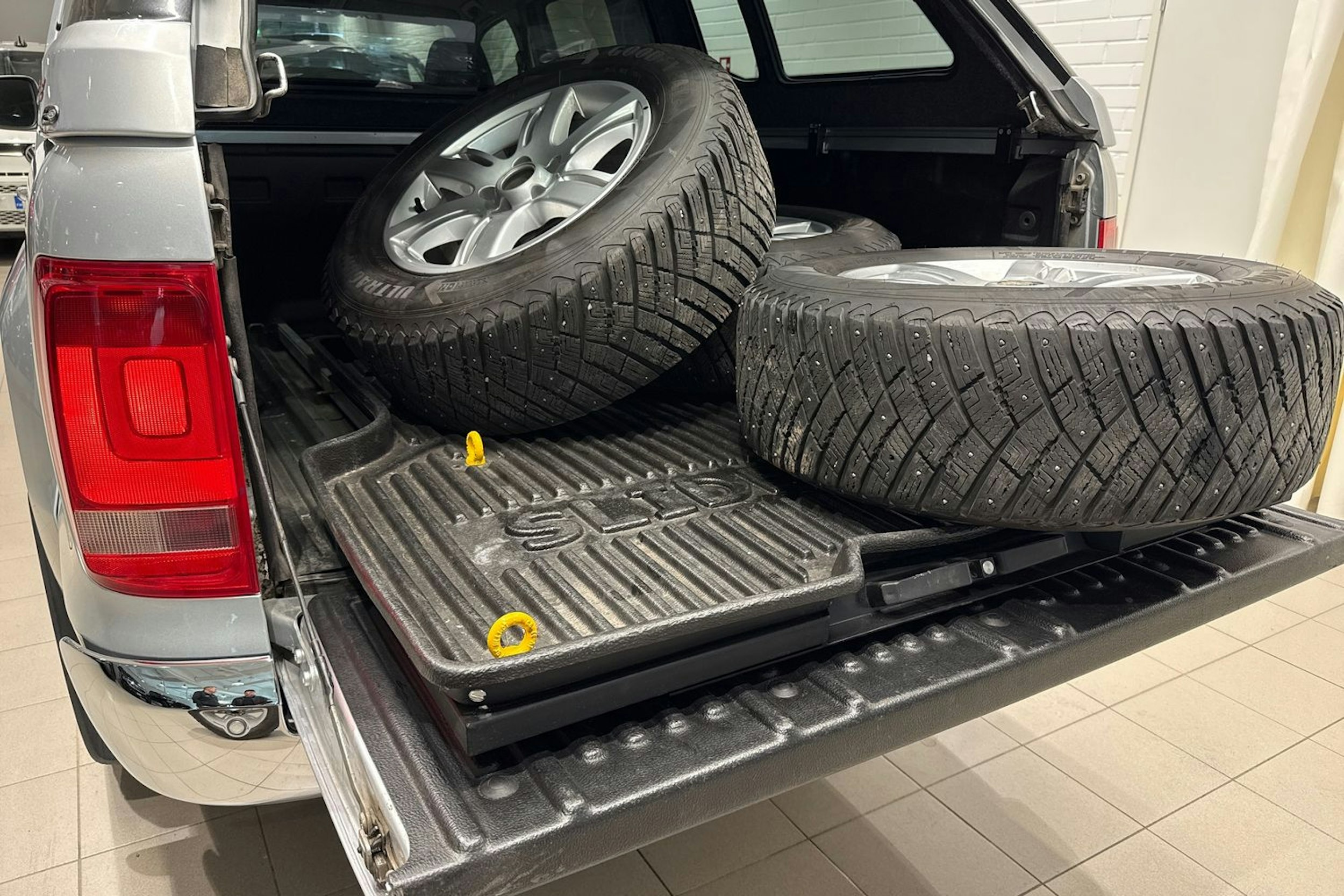 hopea Volkswagen Amarok 2015 kuva 14.
