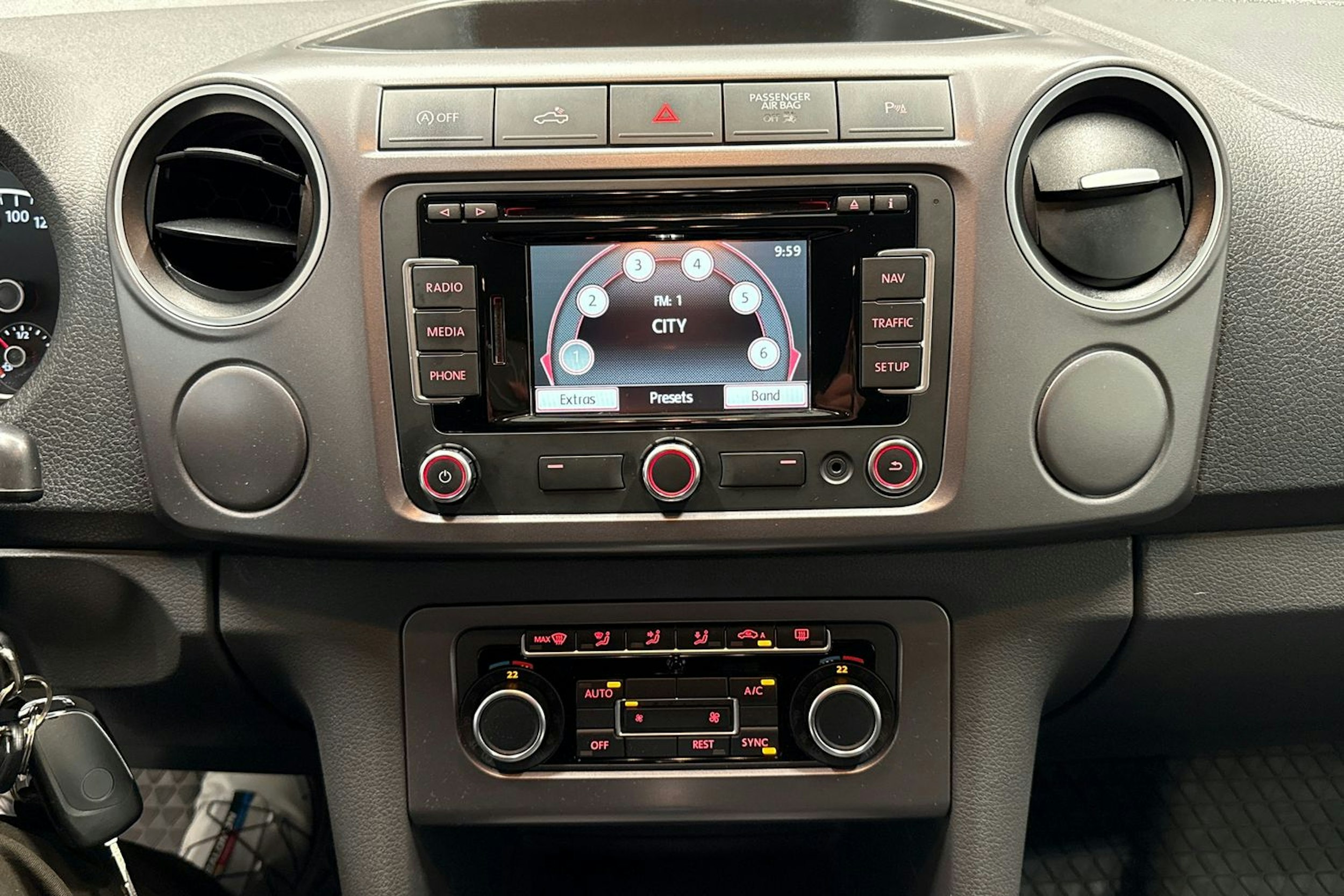 hopea Volkswagen Amarok 2015 kuva 16.