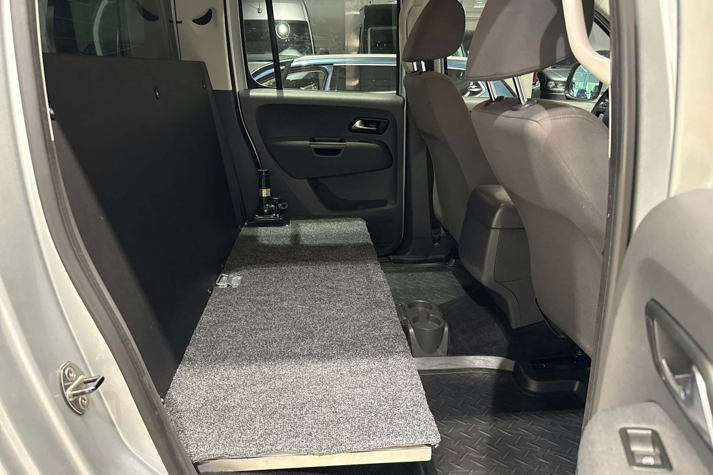 hopea Volkswagen Amarok 2015 kuva 26.