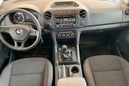 Valkoinen Volkswagen Amarok 2015 kuva 9.