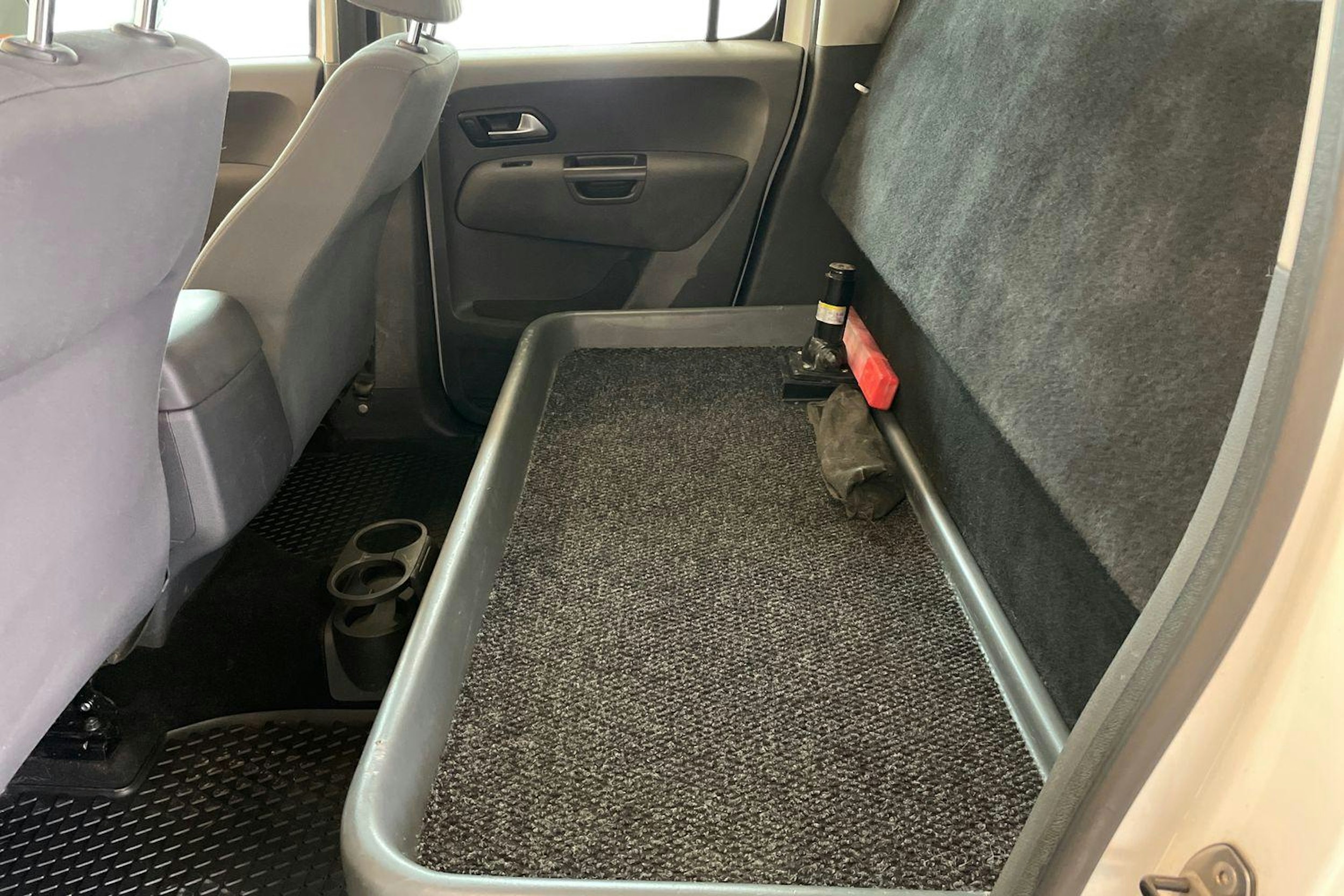 Valkoinen Volkswagen Amarok 2015 kuva 11.