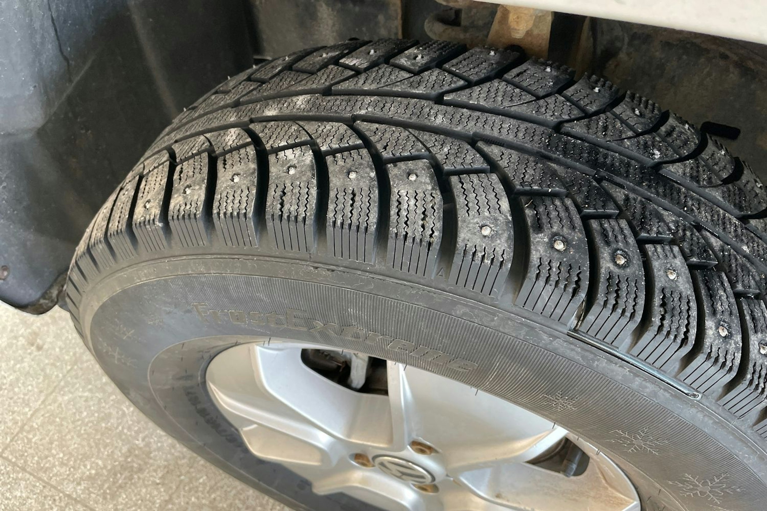 Valkoinen Volkswagen Amarok 2015 kuva 13.