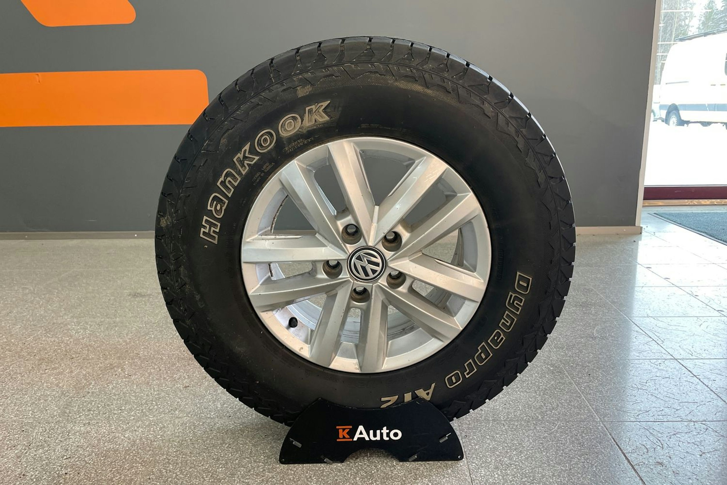 Valkoinen Volkswagen Amarok 2015 kuva 15.