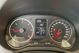 Valkoinen Volkswagen Amarok 2015 kuva 20.