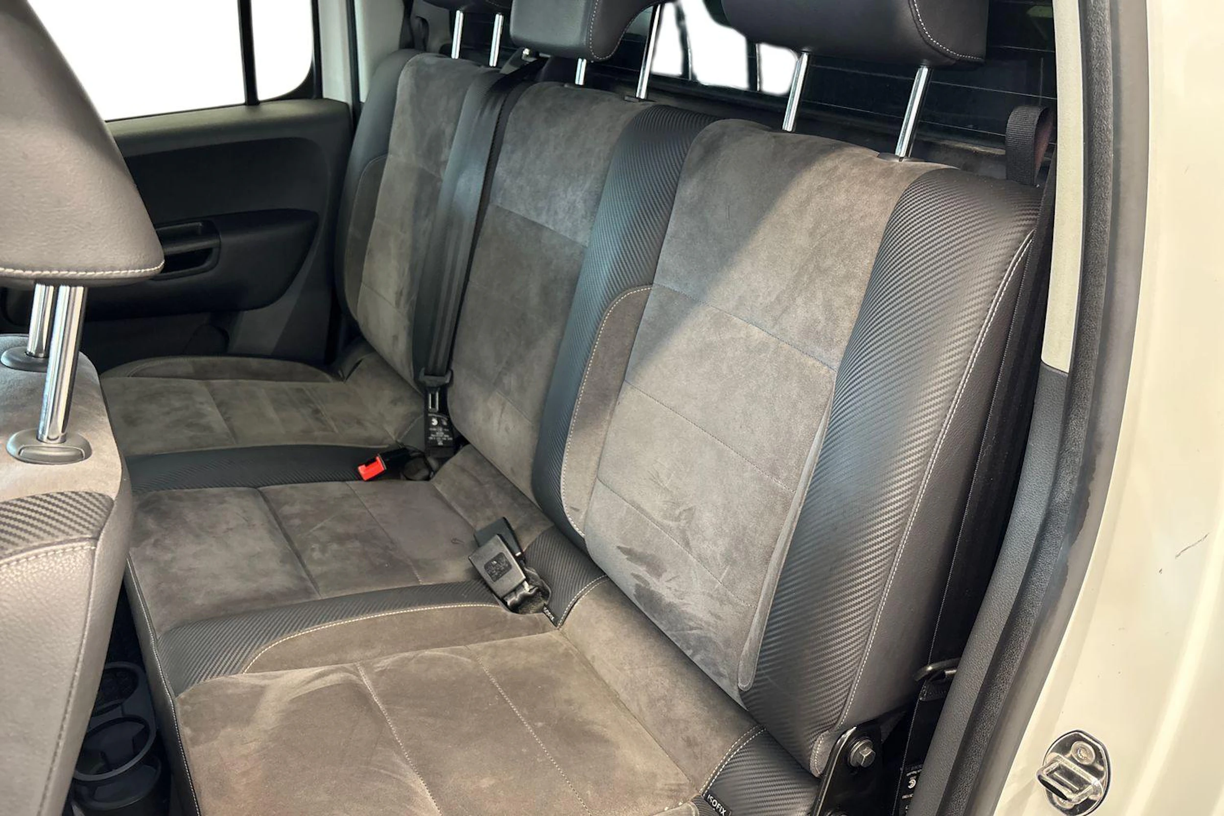 valkoinen Volkswagen Amarok 2015 kuva 8.