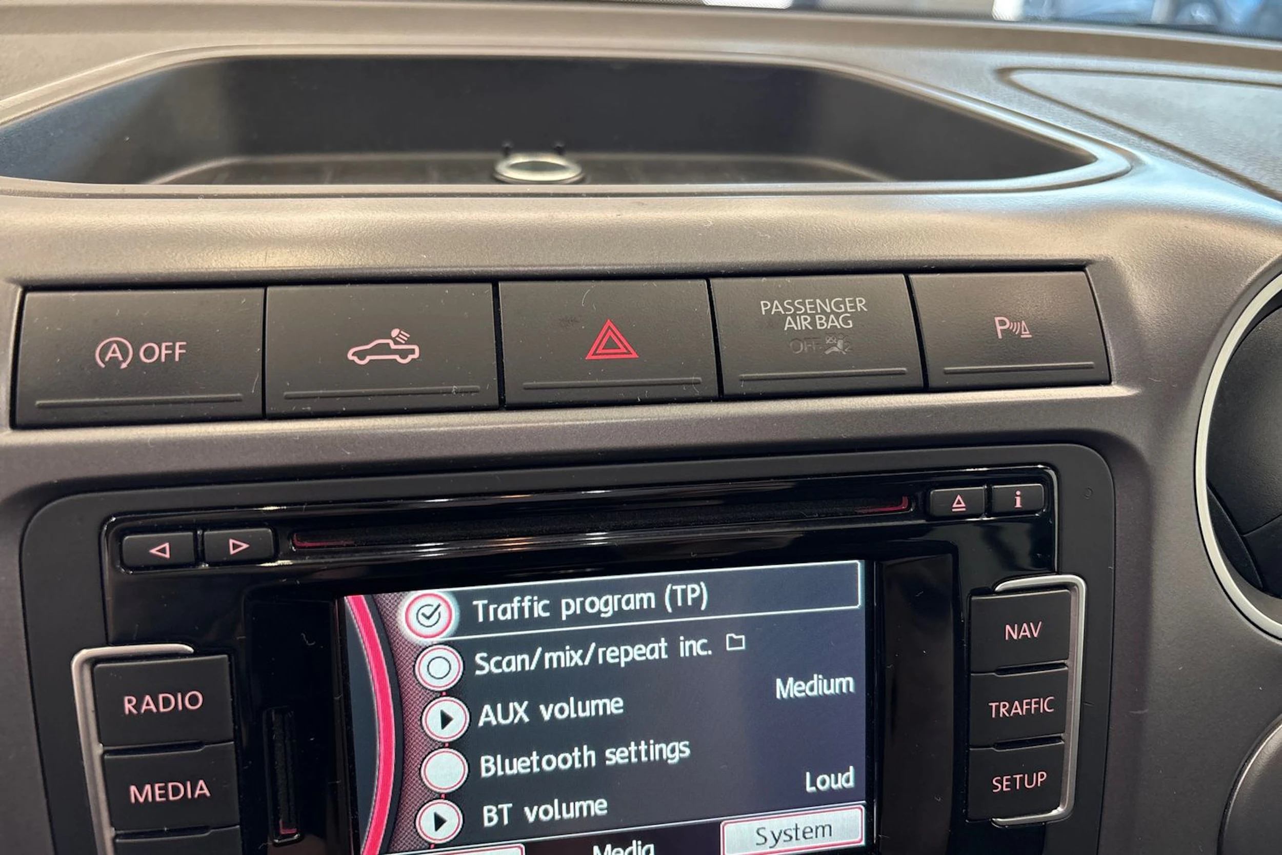 valkoinen Volkswagen Amarok 2015 kuva 21.