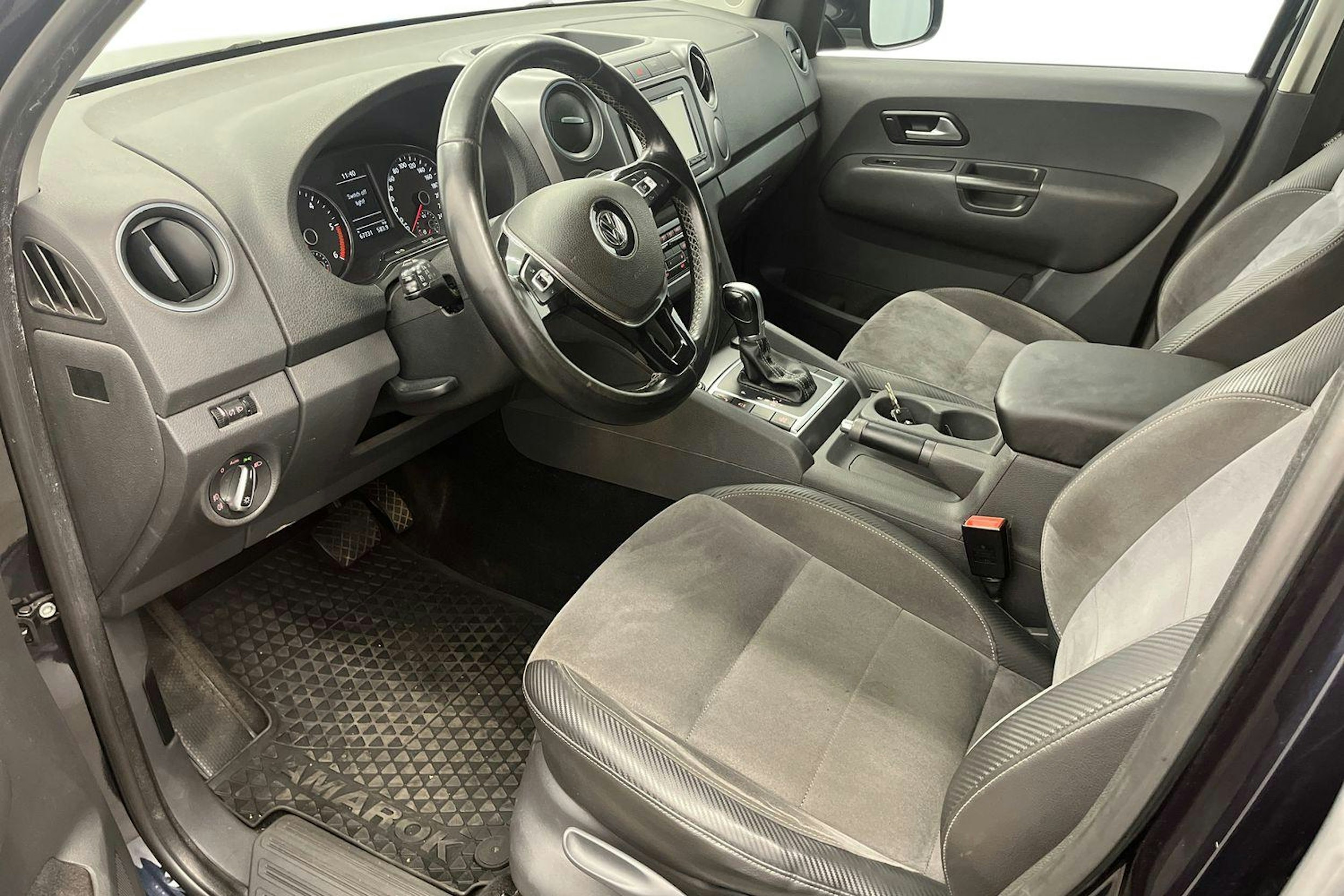 sininen Volkswagen Amarok 2015 kuva 7.