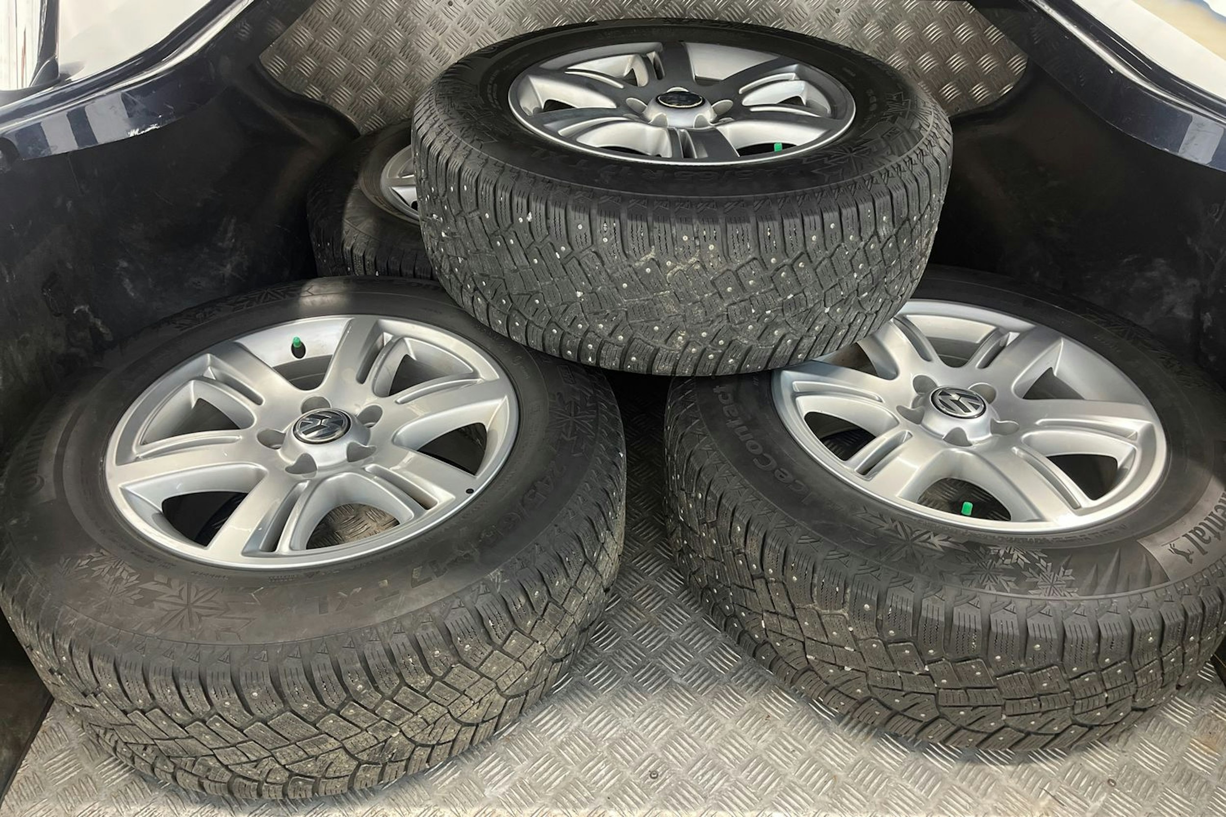 sininen Volkswagen Amarok 2015 kuva 15.