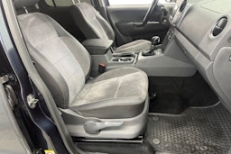 sininen Volkswagen Amarok 2015 kuva 16.