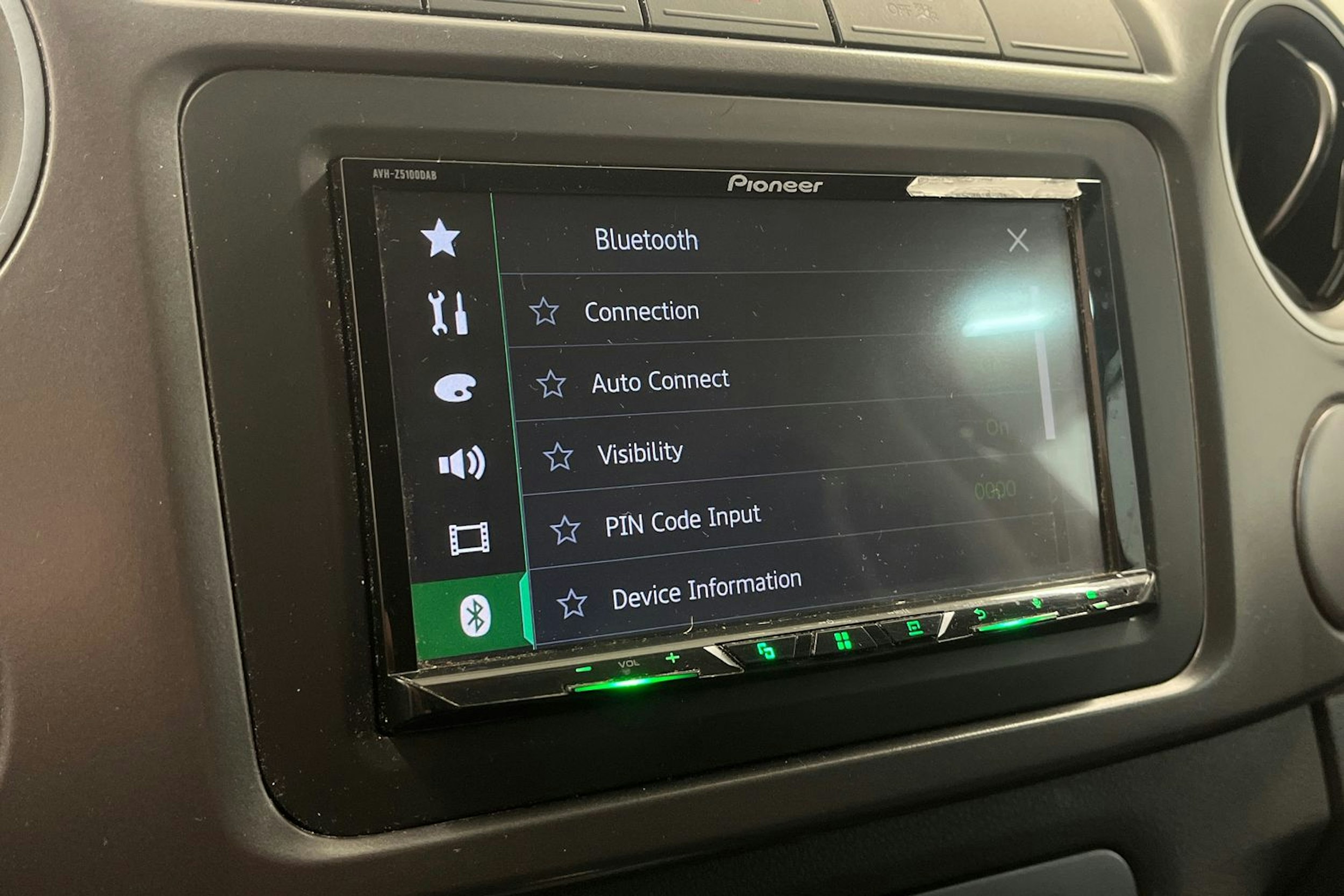 sininen Volkswagen Amarok 2015 kuva 26.