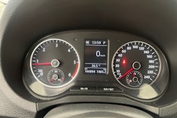 musta Volkswagen Amarok 2015 kuva 19.