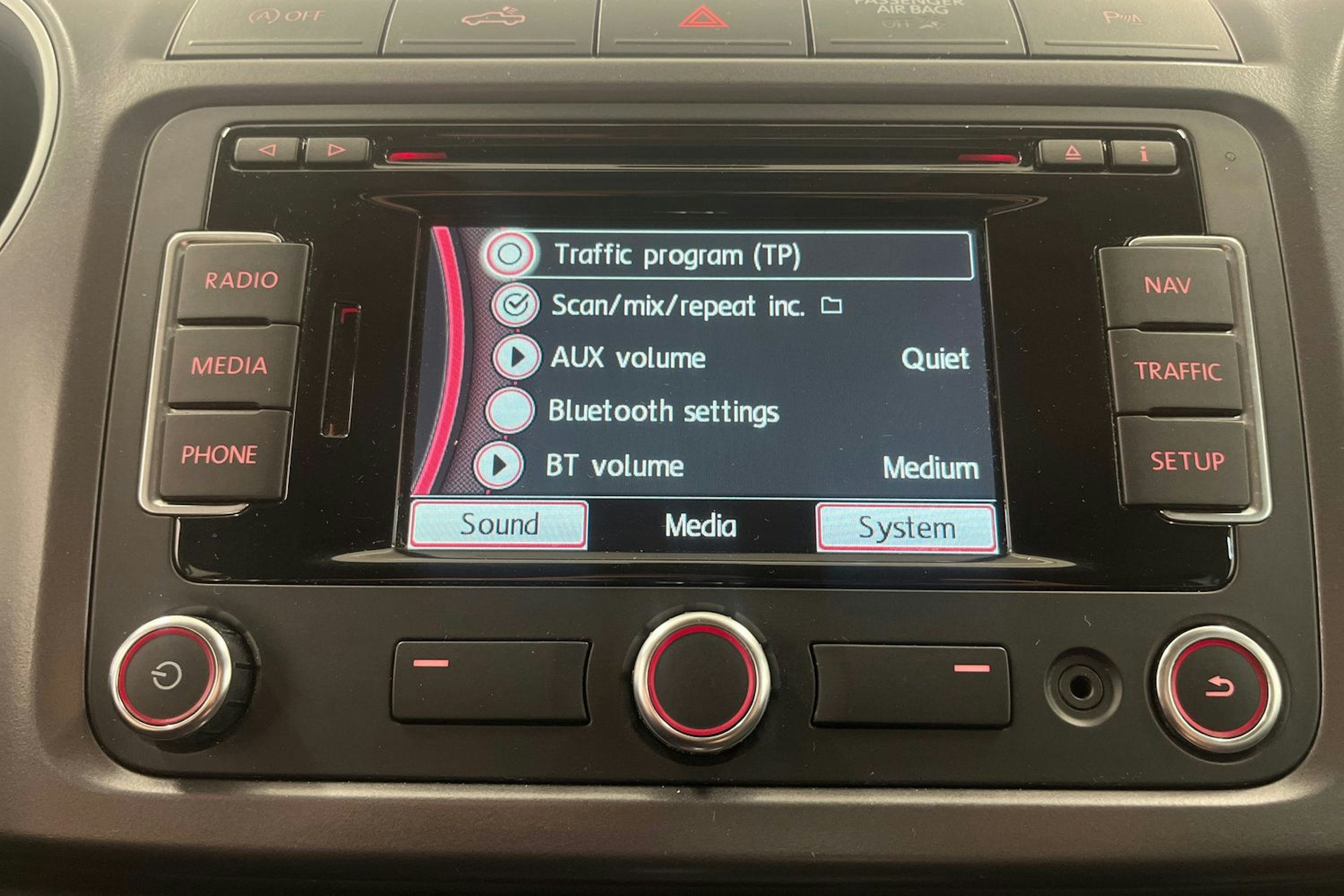 musta Volkswagen Amarok 2015 kuva 24.