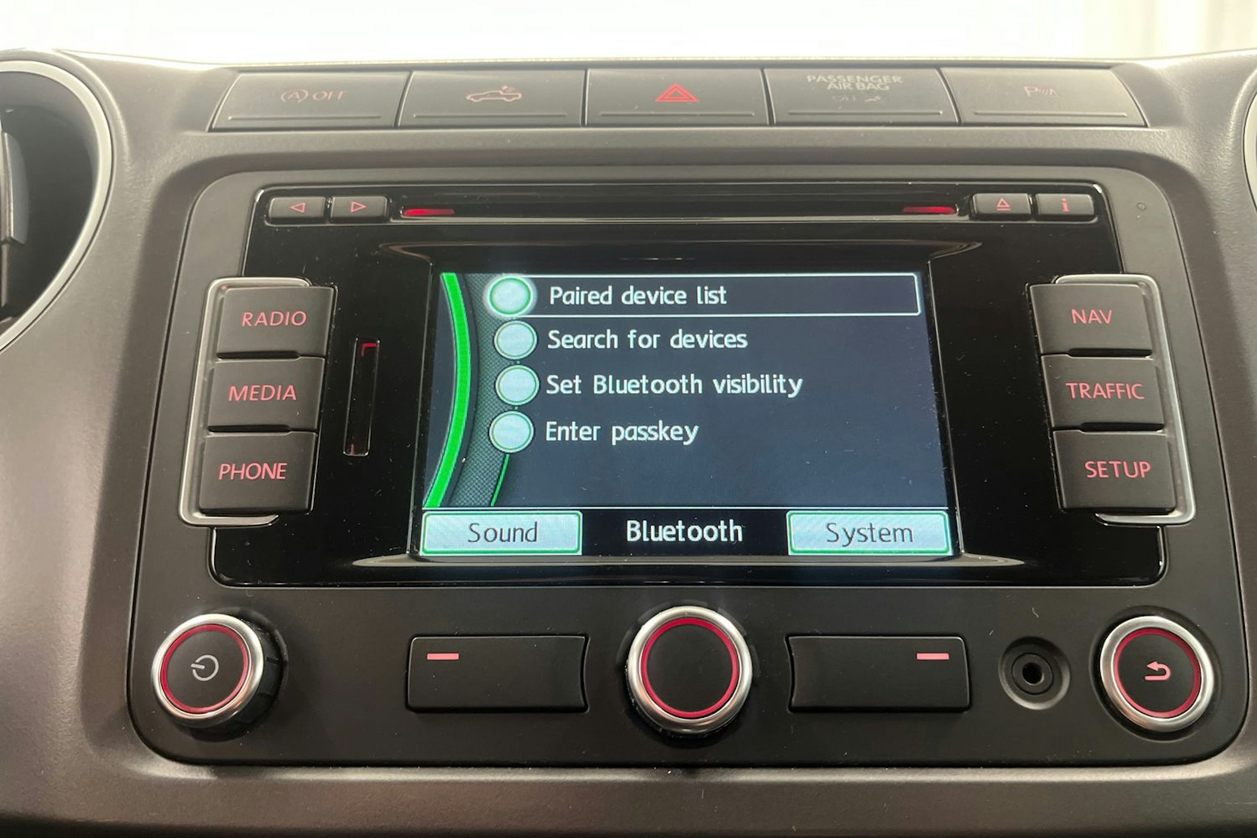 musta Volkswagen Amarok 2015 kuva 25.