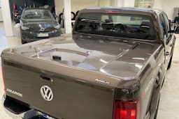 ruskea (beige) Volkswagen Amarok 2017 kuva 15.