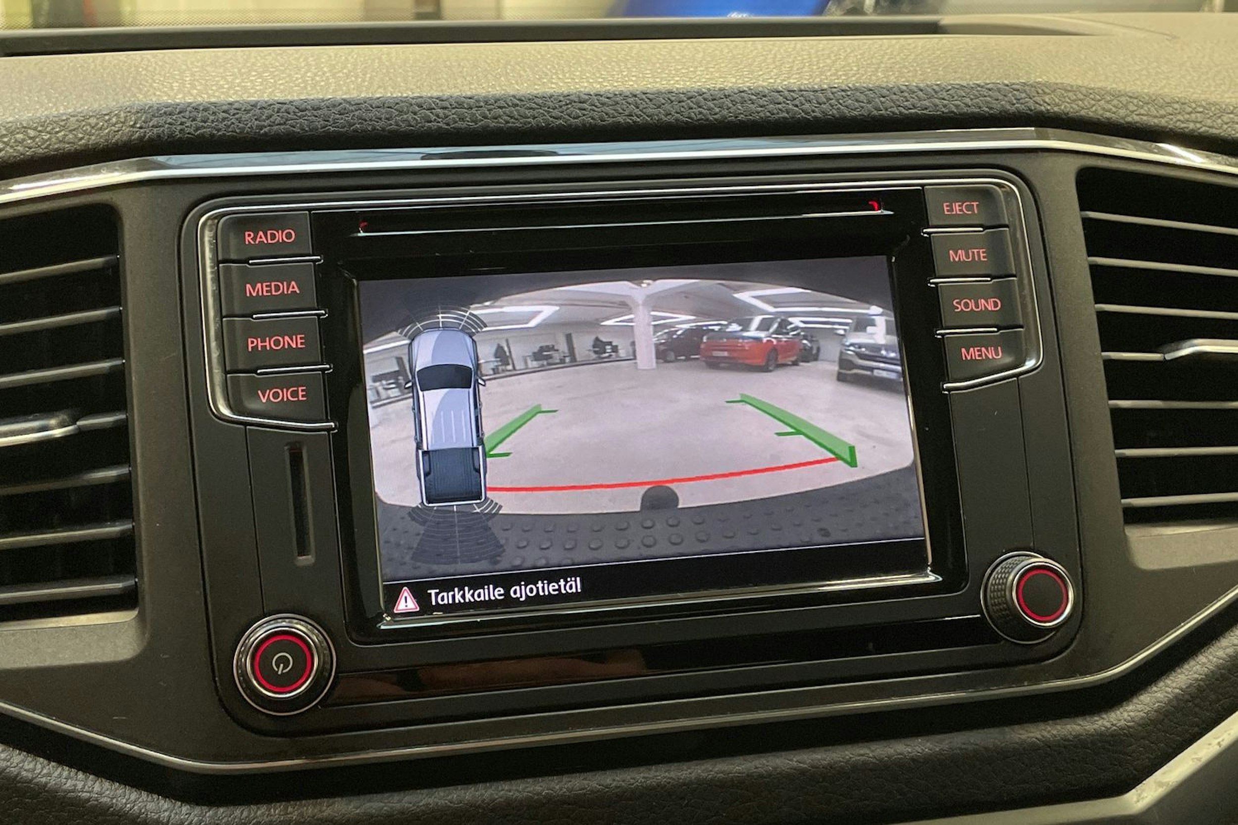 ruskea (beige) Volkswagen Amarok 2017 kuva 26.