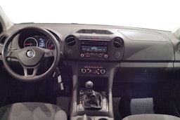 harmaa Volkswagen Amarok 2016 kuva 9.