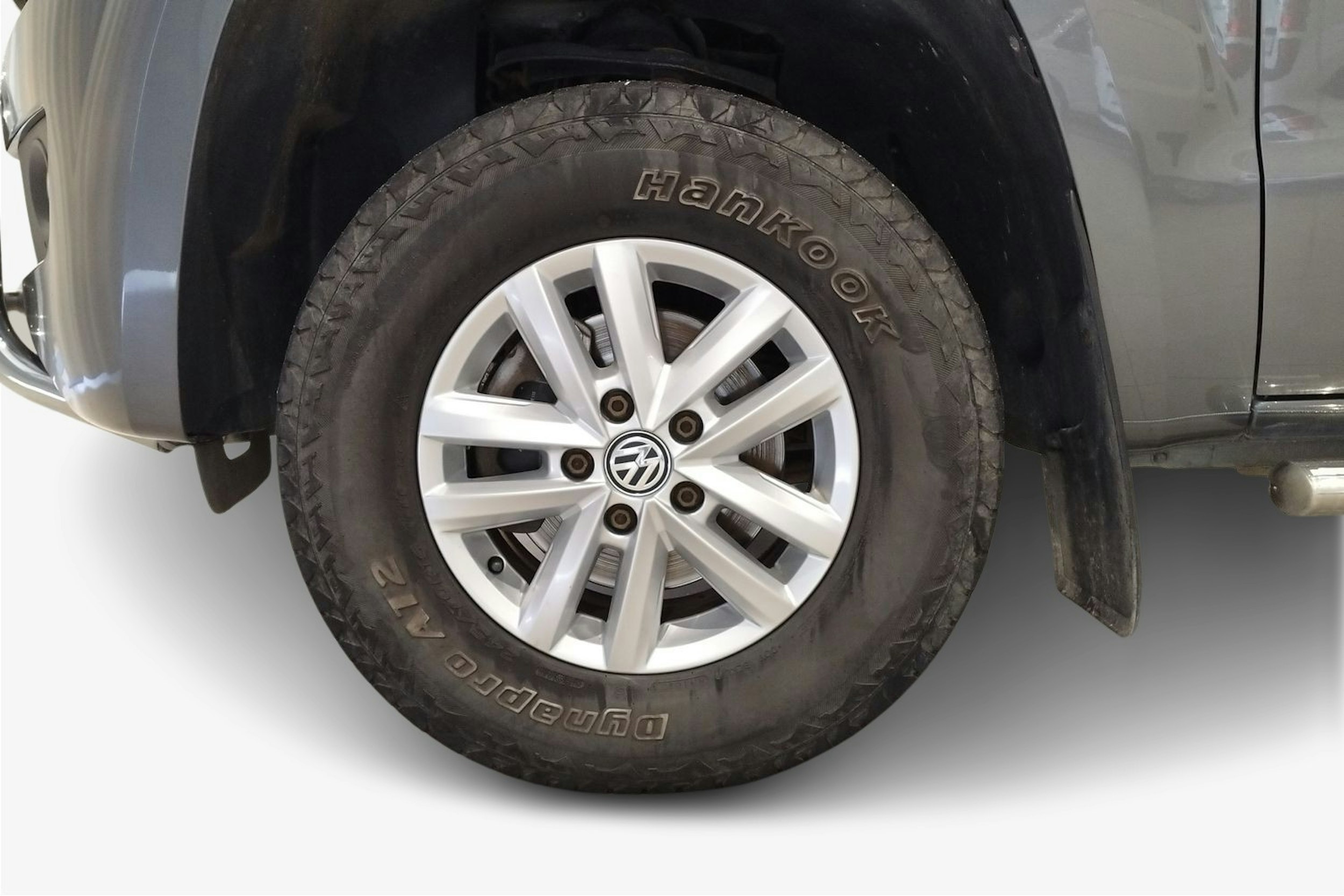 harmaa Volkswagen Amarok 2016 kuva 11.