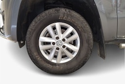 harmaa Volkswagen Amarok 2016 kuva 11.
