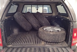 harmaa Volkswagen Amarok 2016 kuva 15.
