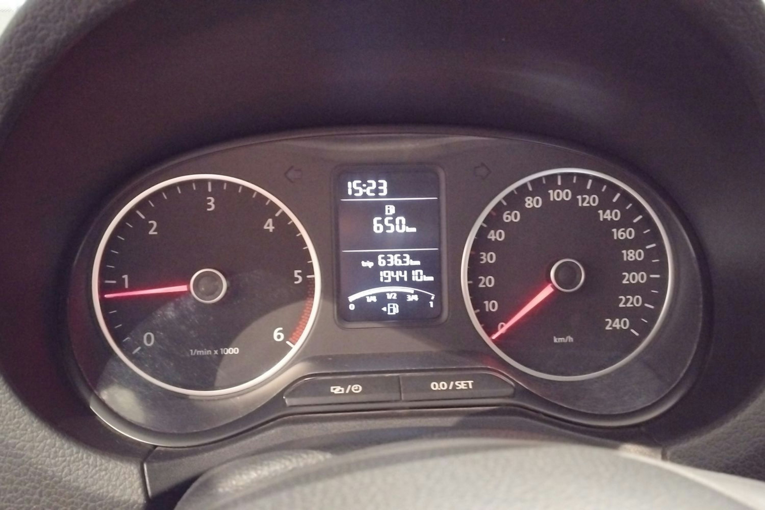 harmaa Volkswagen Amarok 2016 kuva 17.