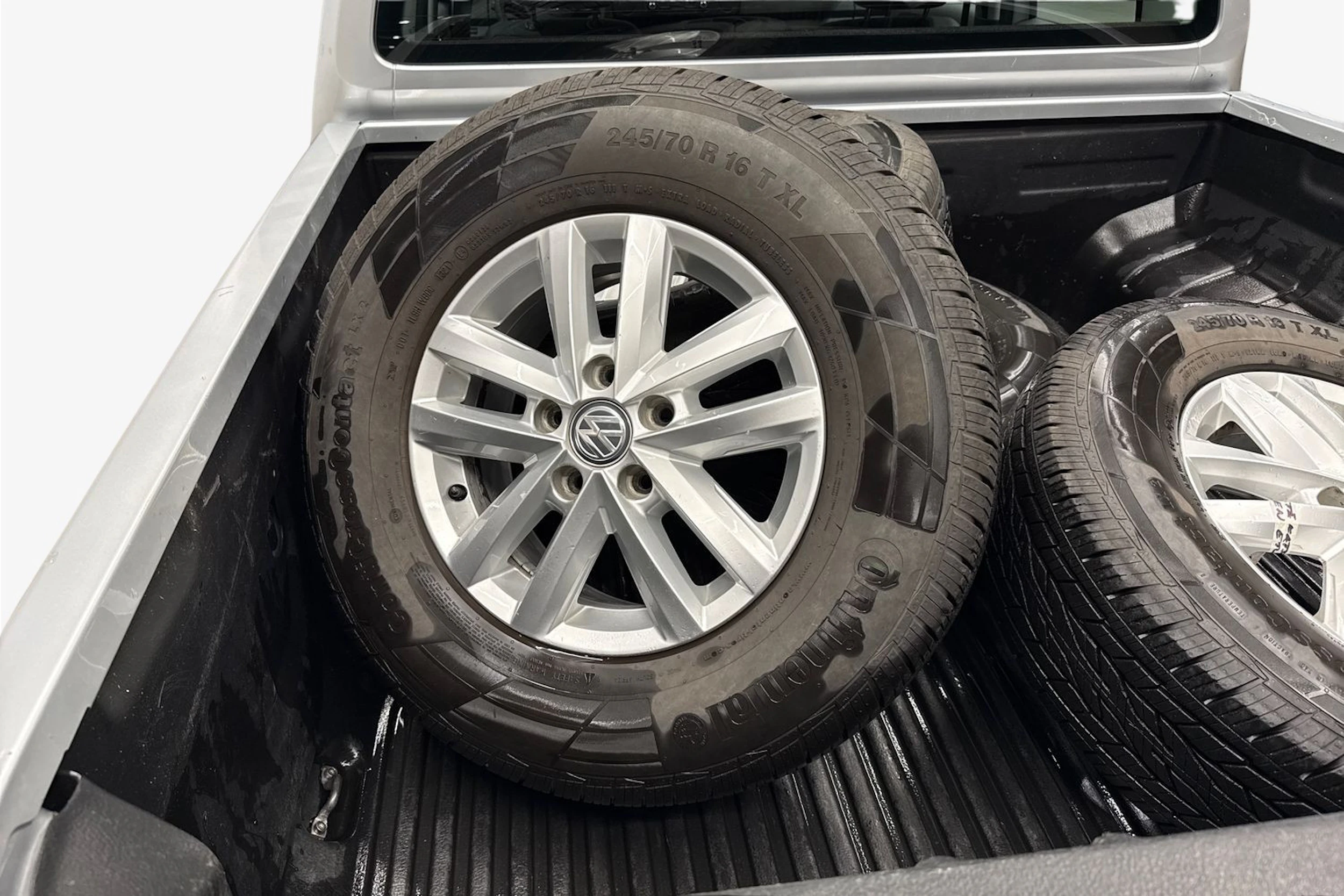 Hopea Volkswagen Amarok 2016 kuva 12.