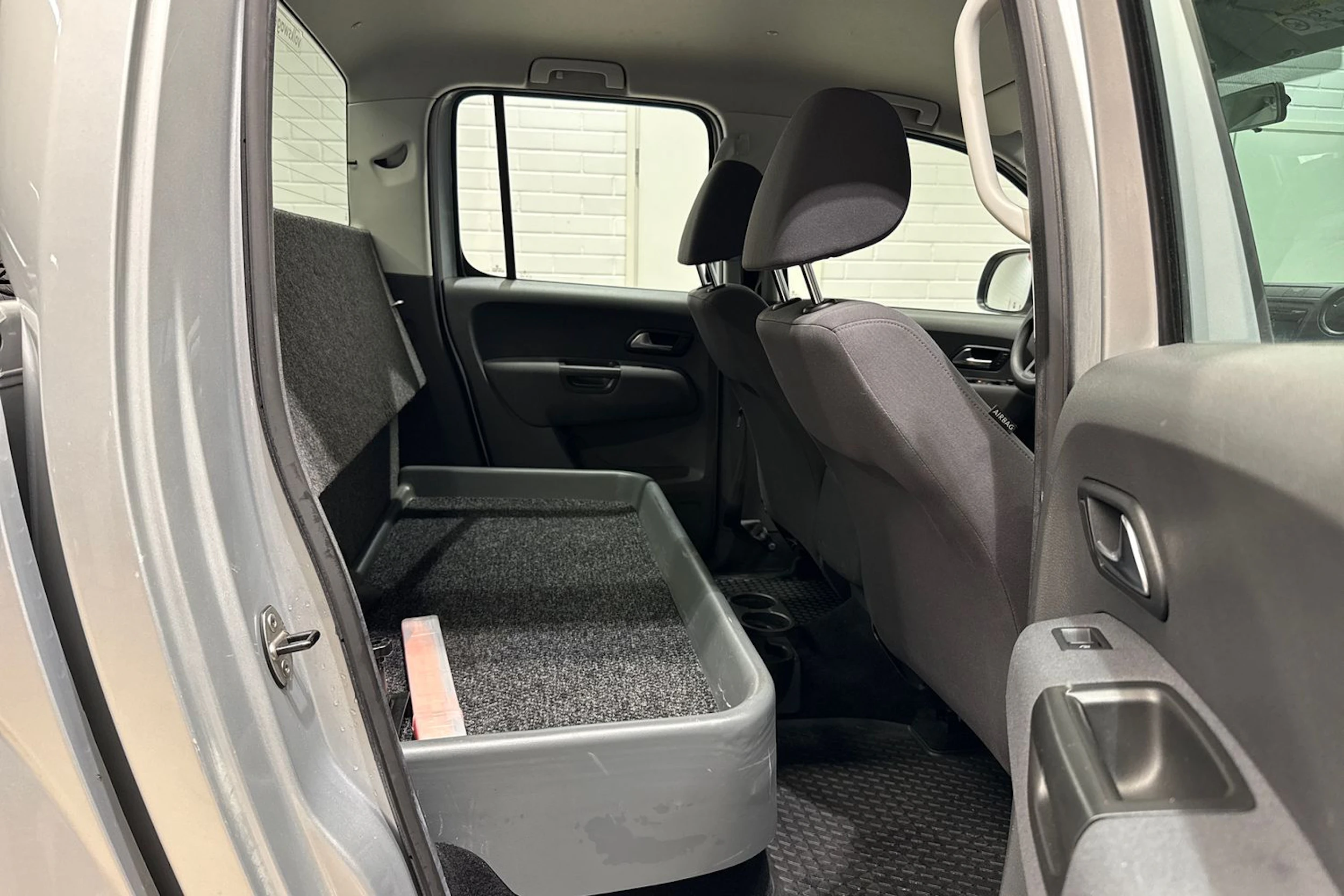 Hopea Volkswagen Amarok 2016 kuva 15.